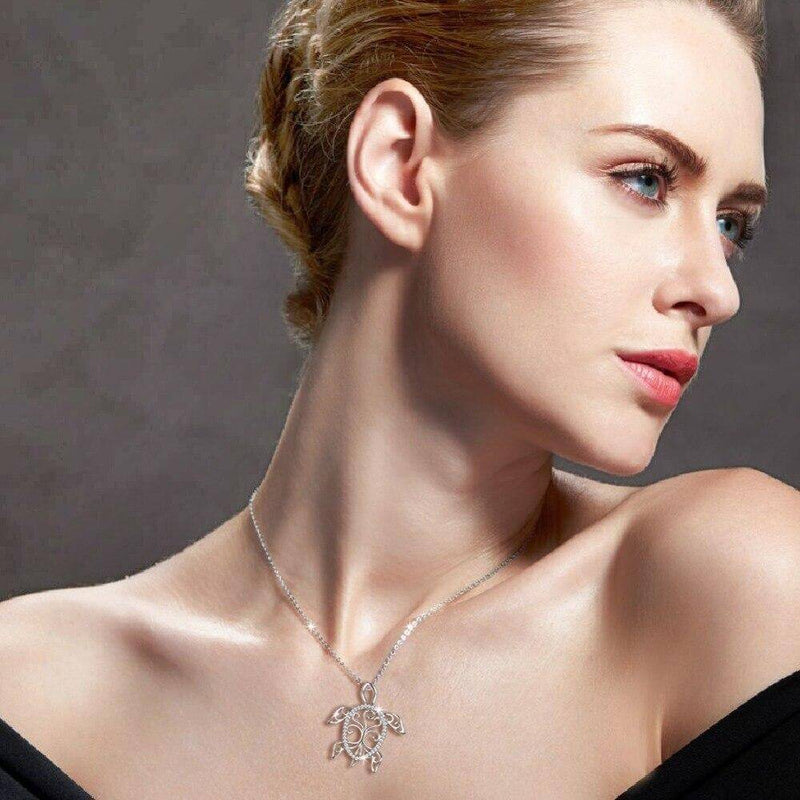 Collier de cou Tortue modèle Arbre de vie présentation